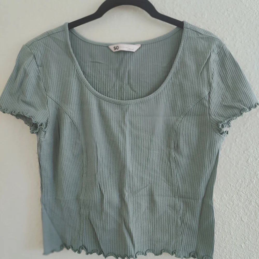 Women's Ribbed Green Top - Picture 1 of 3